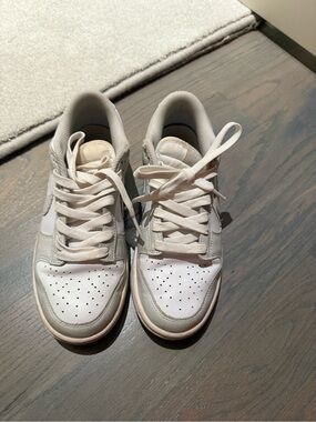 Low-Top White and Light Gray Sneakers